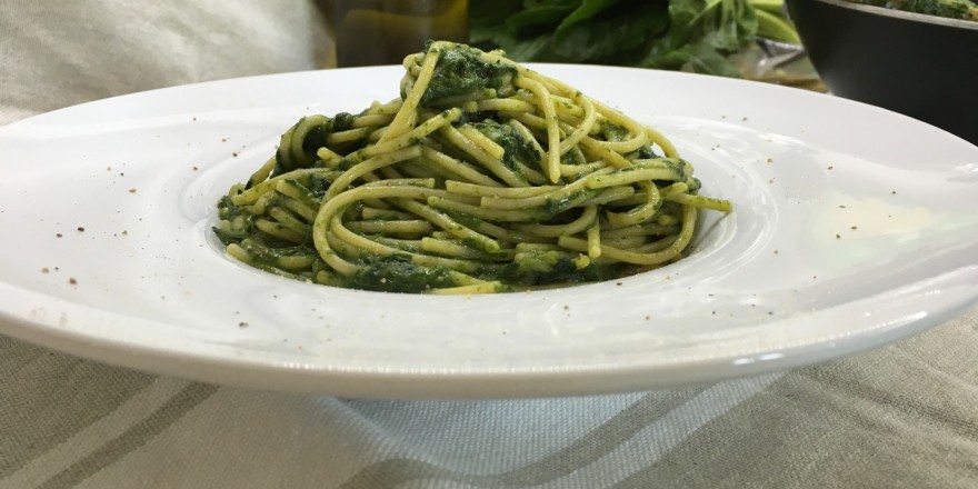 Spaghetto integrale aglio, olio e cime di rapa