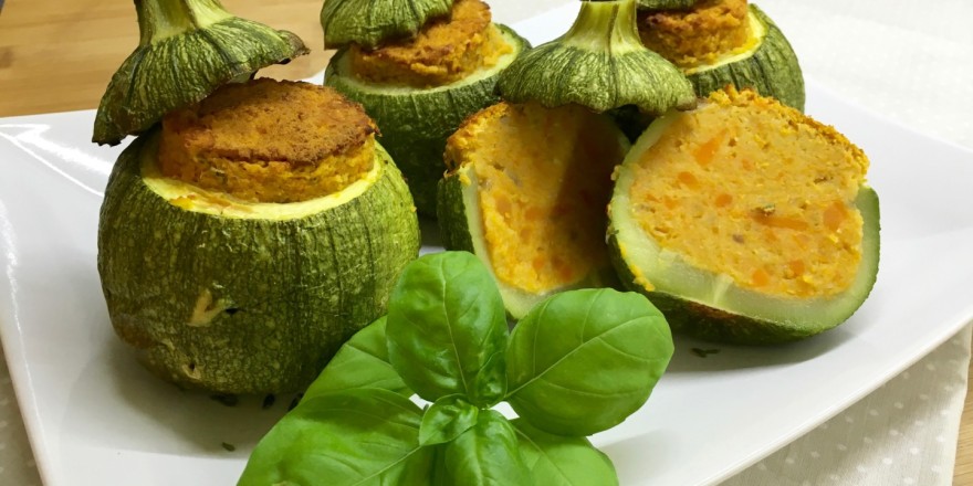 Zucchine ripiene di ceci e carote