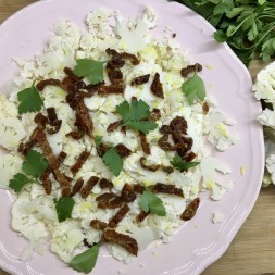 Insalata di cavolfiore e pomodori secchi