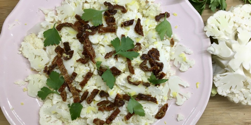 Insalata di cavolfiore e pomodori secchi