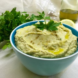 Hummus di ceci al prezzemolo